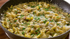 Kasespatzle-Munique-Comida-Tipica-300x169