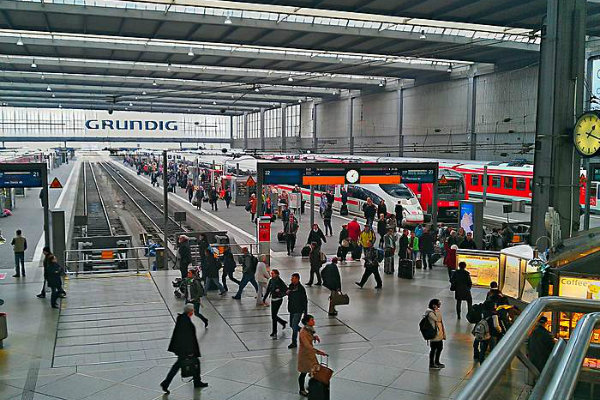 Hauptbahnhof-Munique-Alemanha.