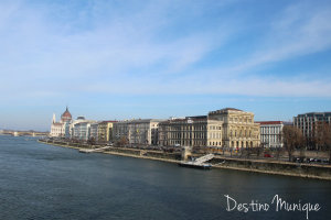 Budapeste-Panorama-Parlamento-300x200