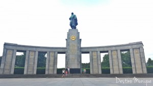Memorial-Sovietico-Berlim-Alemanha-300x169