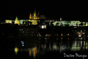 Praga-Castelo-Noite-300x200