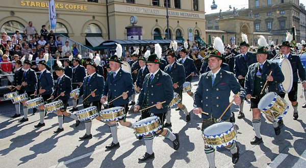 Oktoberfest, desfile, abertura