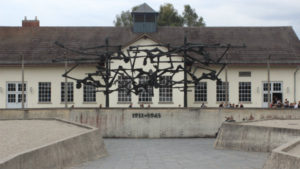 Tour-Dachau-Guia-Brasileira-em-Munique-300x169