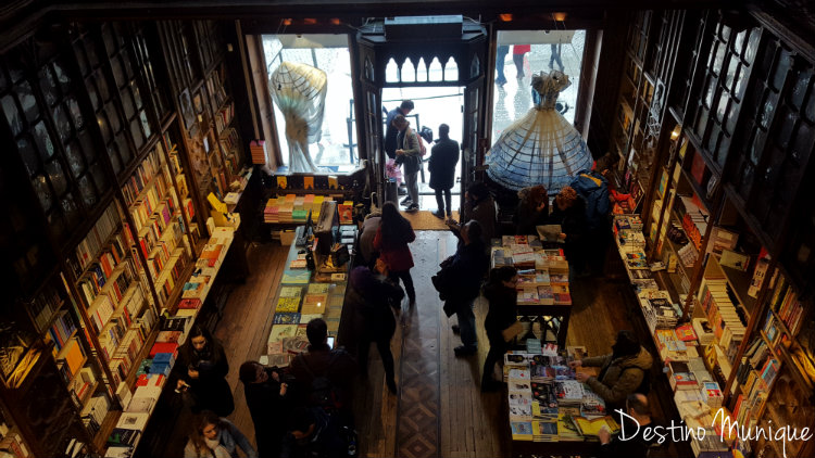 Porto-Portugal-Livraria-Lelo