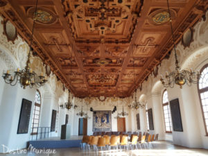 Dachau-Schloss-Festsaal-300x225